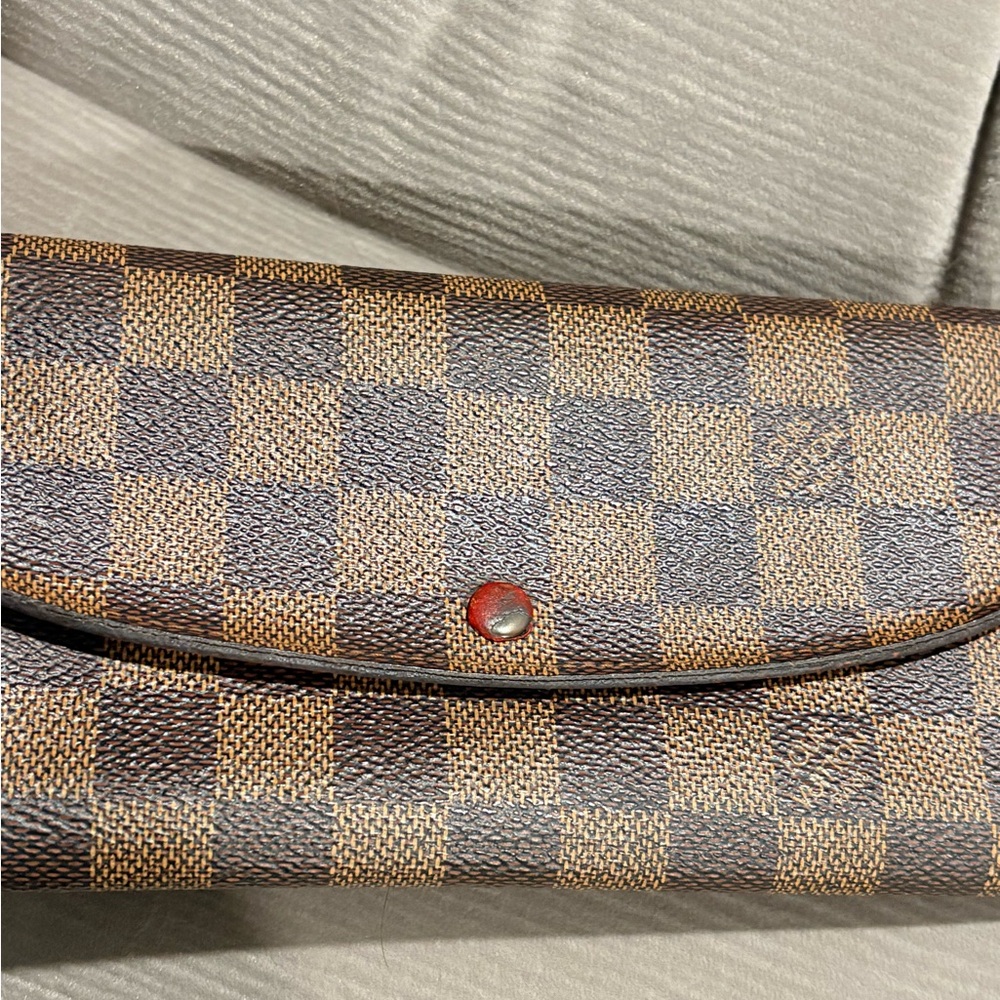 LV Damier Ebene Emilie Wallet Red - Picture 5 of 10